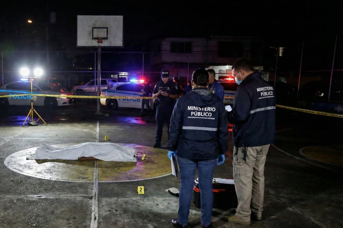 Madrugada violenta en Santa Ana: lo hallan baleado en la canchita