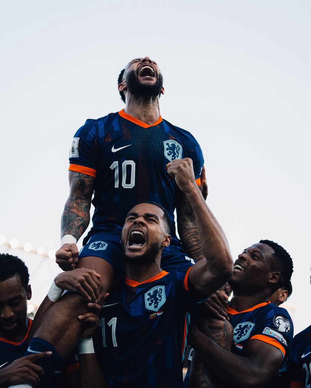 ¡Le robaron el pasaporte! Memphis Depay se queda varado en Brasil y no jugará con Holanda