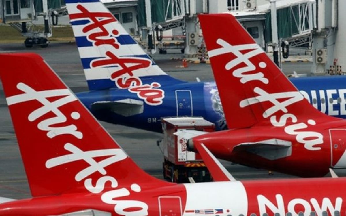 Piloto desata el caos a bordo de un avión en la India (+Video)