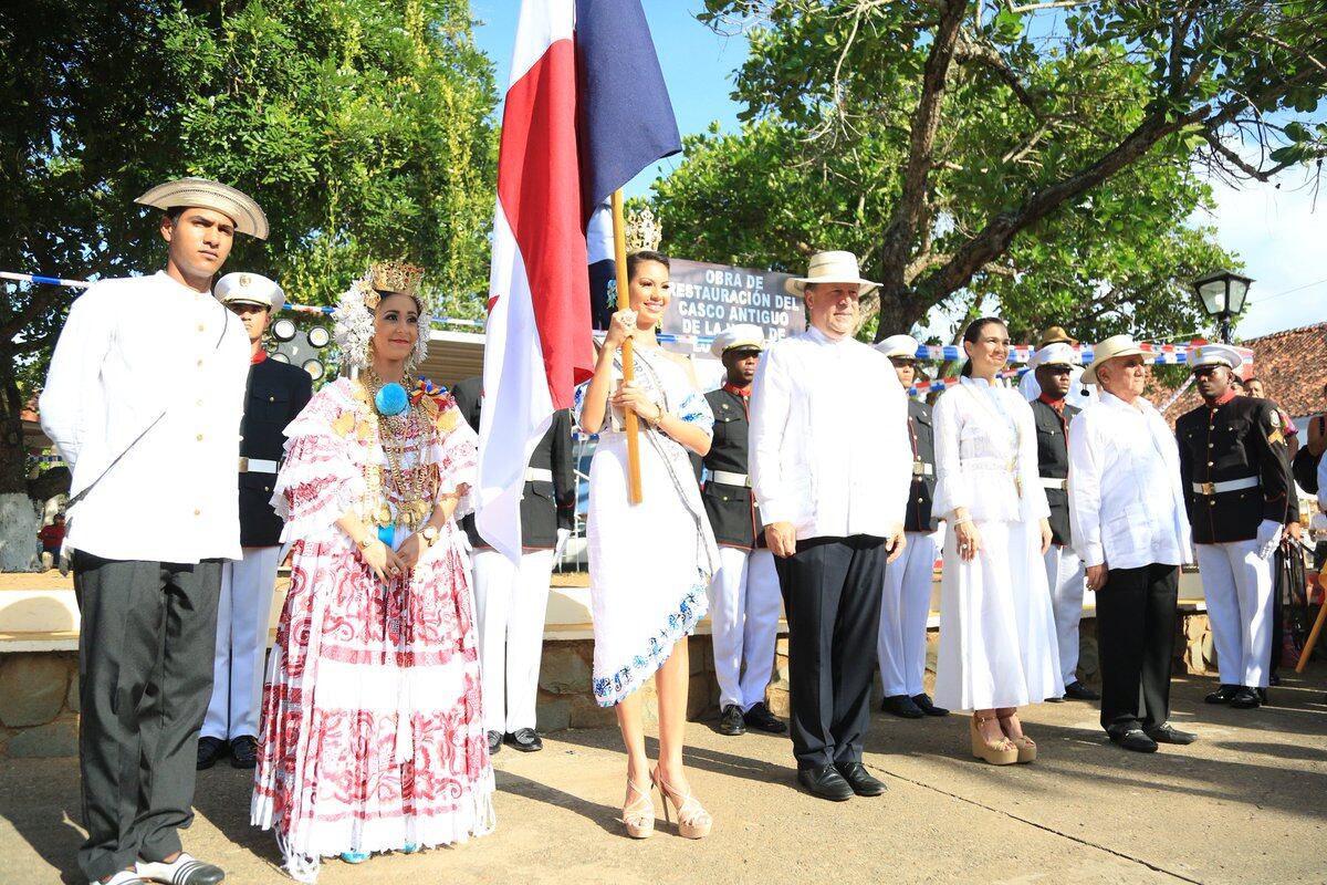 La Señorita Panamá Rosa Montezuma deja la 'nagua' y se luce en La Villa 