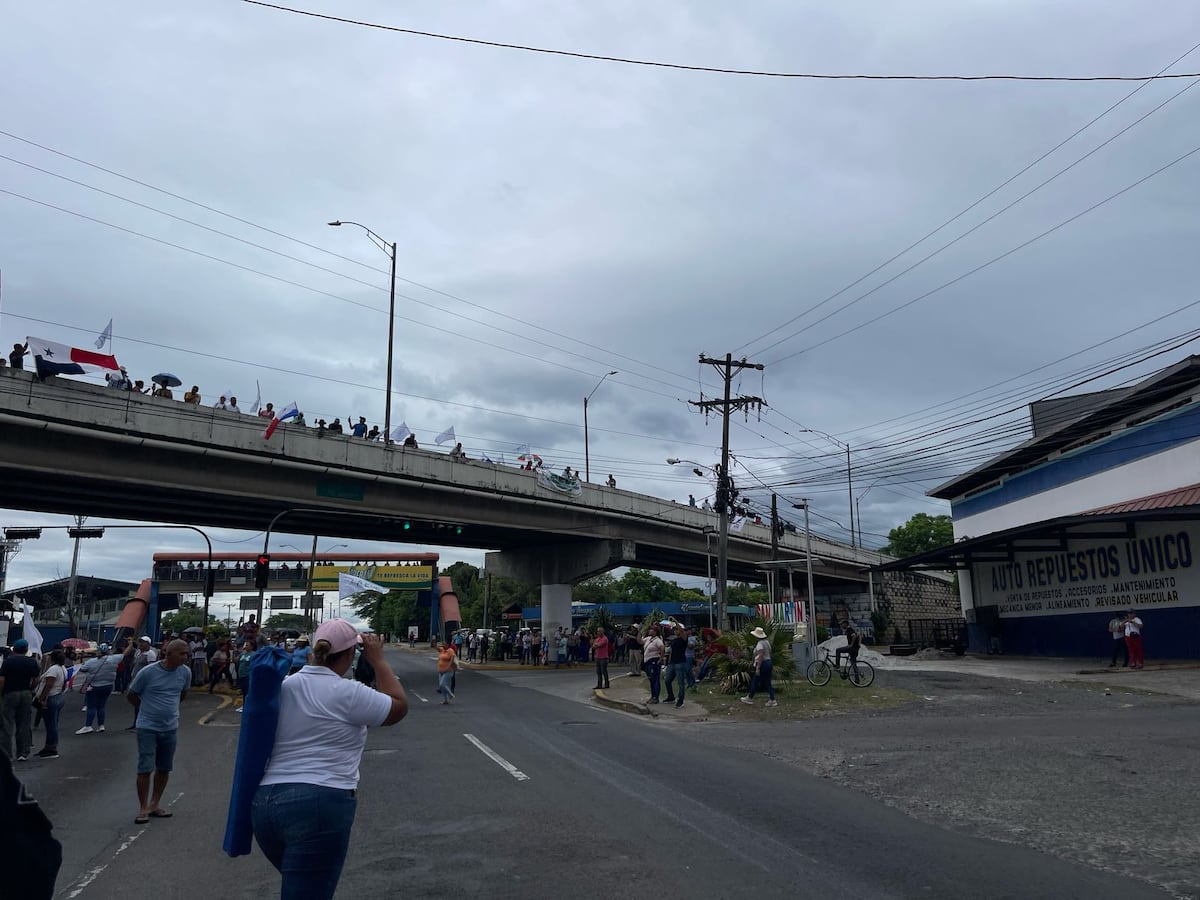 Protestas con candado: Se llevan presos a 46 por bloquear vías 