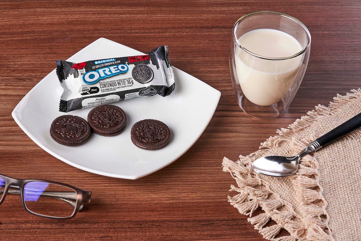 Adivina Adivinador: Dos íconos unidos. ¿Cuáles son?  Oreo y la película The Batman, se unen para llevar emoción a sus fanáticos
