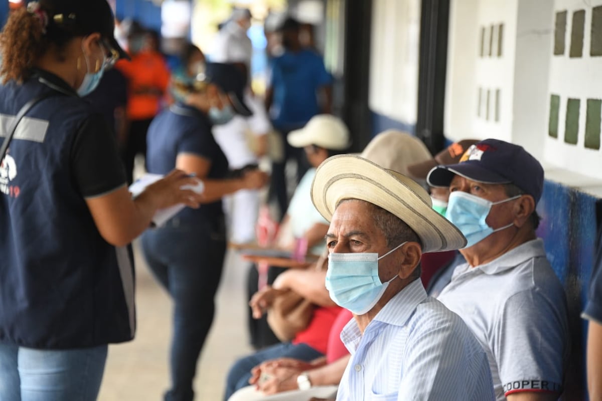 Mantienen margen de ganancia en venta de mascarillas en Panamá