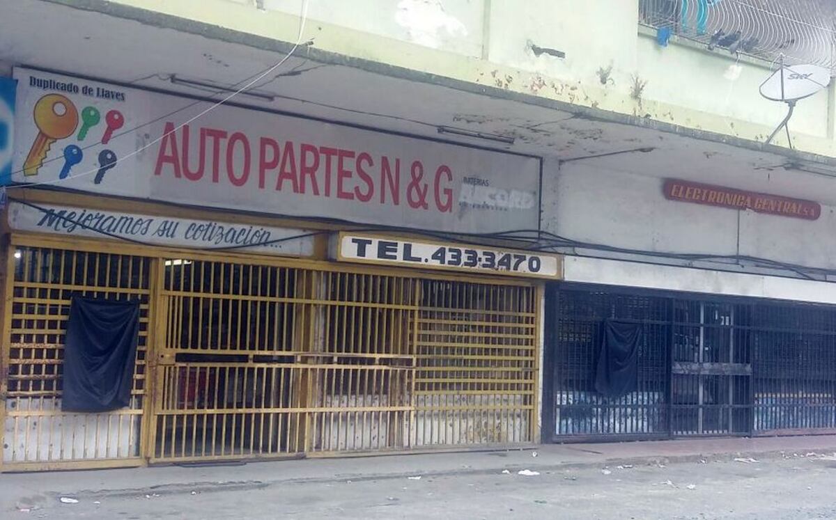 TODO CERRADO. Comercios de Colón se niegan a abrir