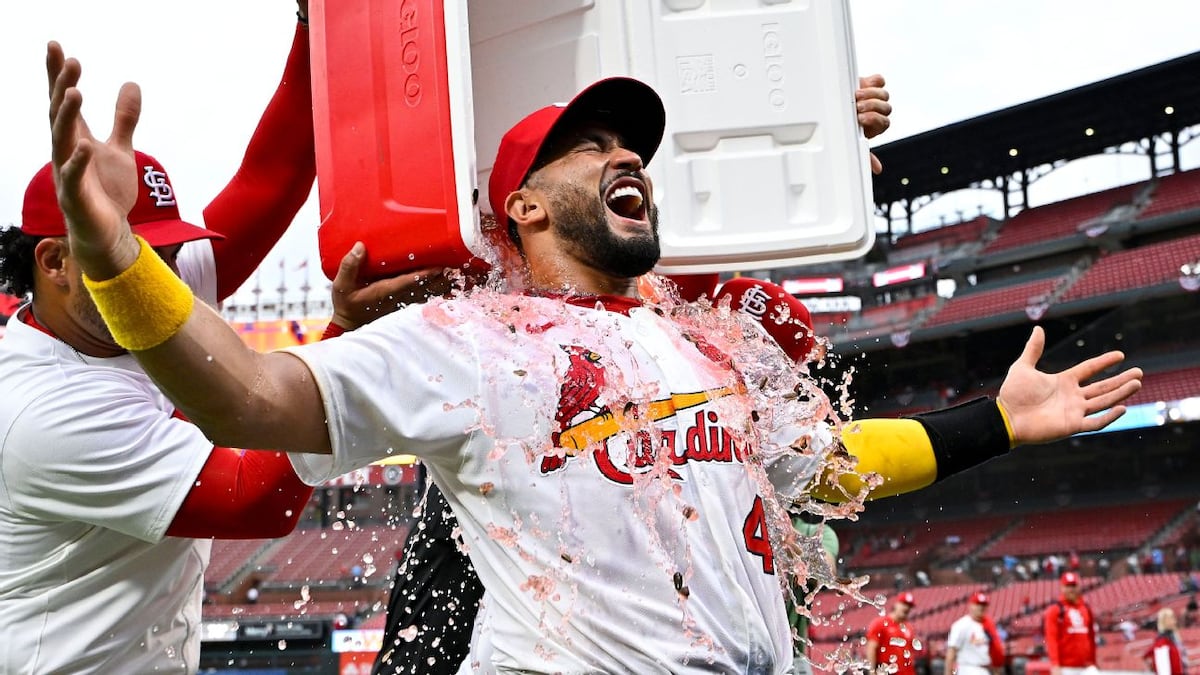 ¡Orgullo panameño! Iván Herrera se mete en el top 100 de la MLB para 2026