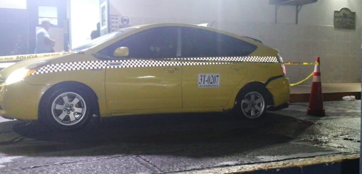 Dos taxistas en Colón sufren atentados a punta de bala, uno resultó herido en la cintura
