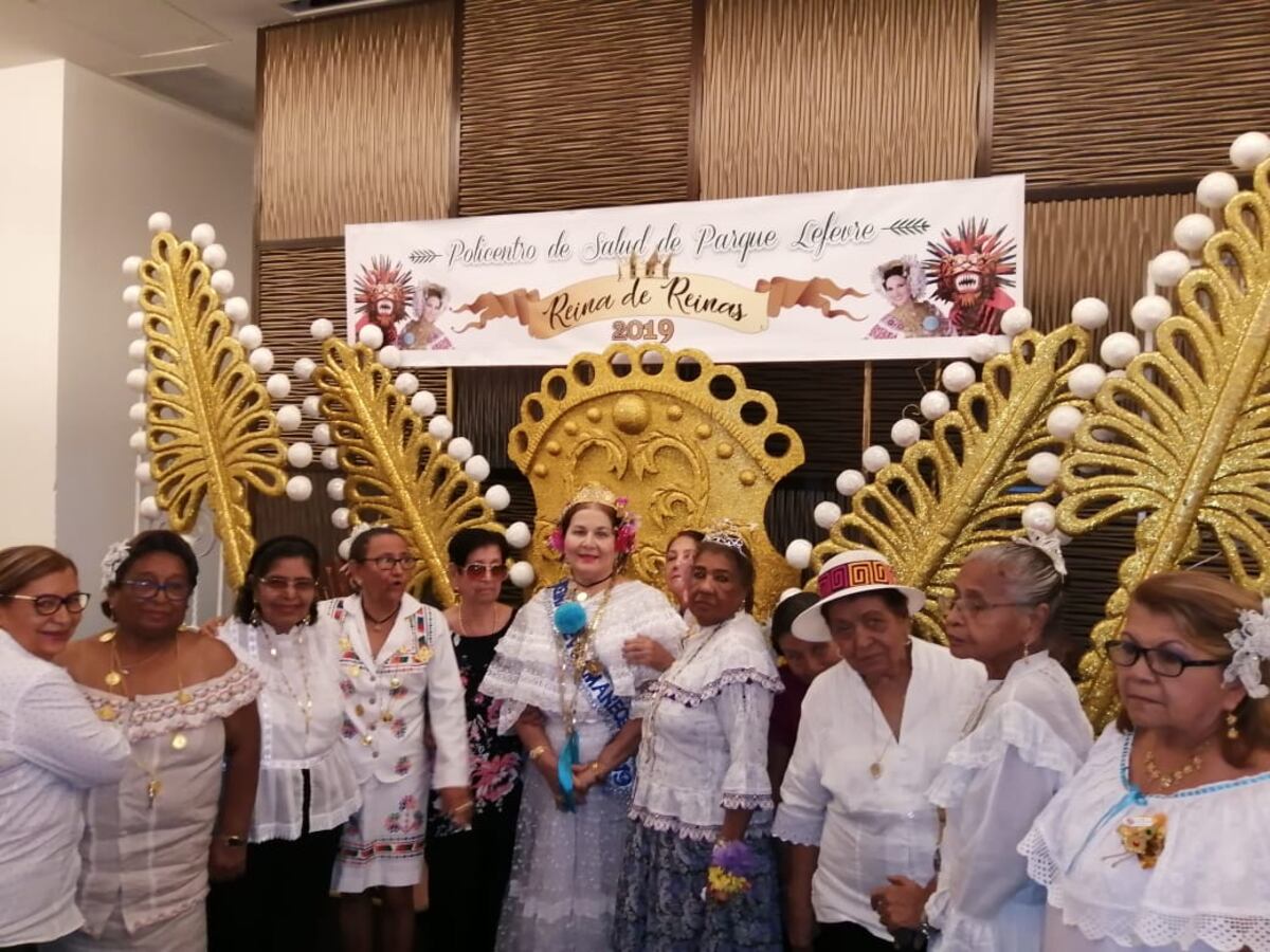 Nuevo Amanecer. Eligen a reinas de la Semana del Adulto Mayor