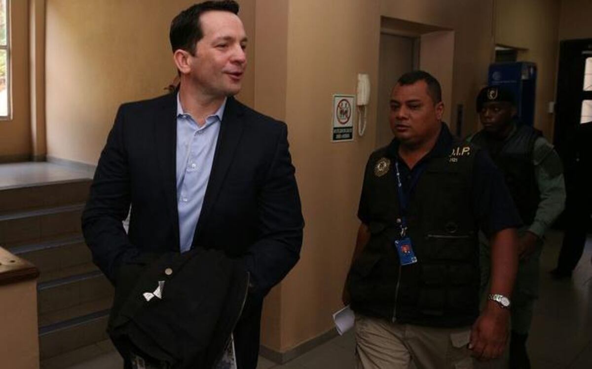 Sigue investigación contra Ferrufino. Abogado presenta excusa