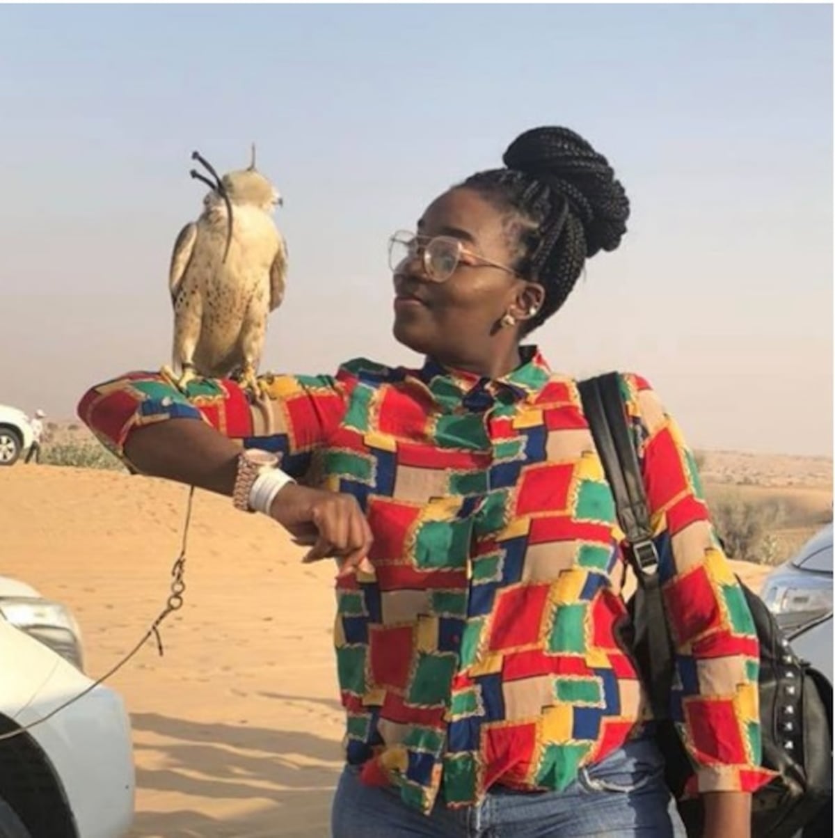 Así luce actualmente la chica del meme que parecía confundida