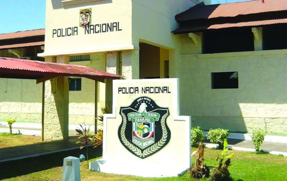 PROFESOR. Llevaba droga y arma en Santo Domingo, Las Tablas 