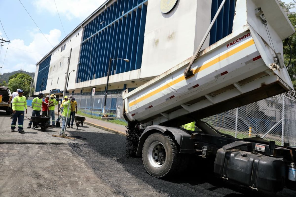 ¡Por fin! Calle 25 de El Marañón recibe 15 toneladas de asfalto tras años de abandono