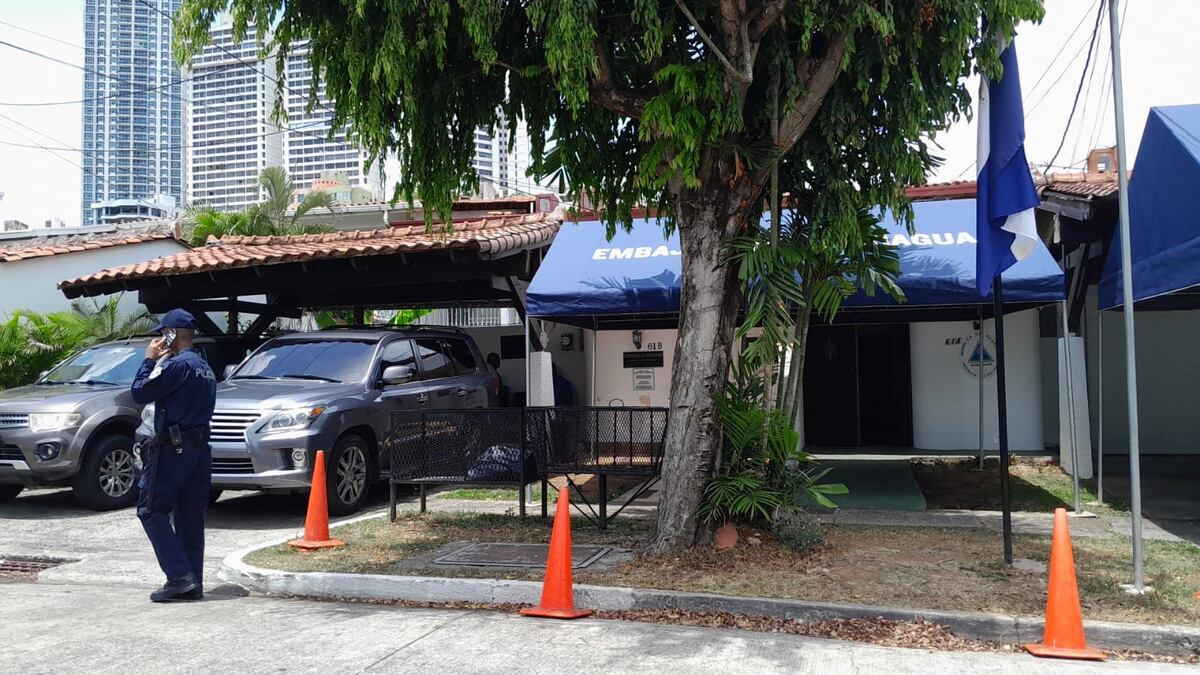 ¡Chao Panamá! Martinelli aguarda su escape rumbo al reino de Ortega