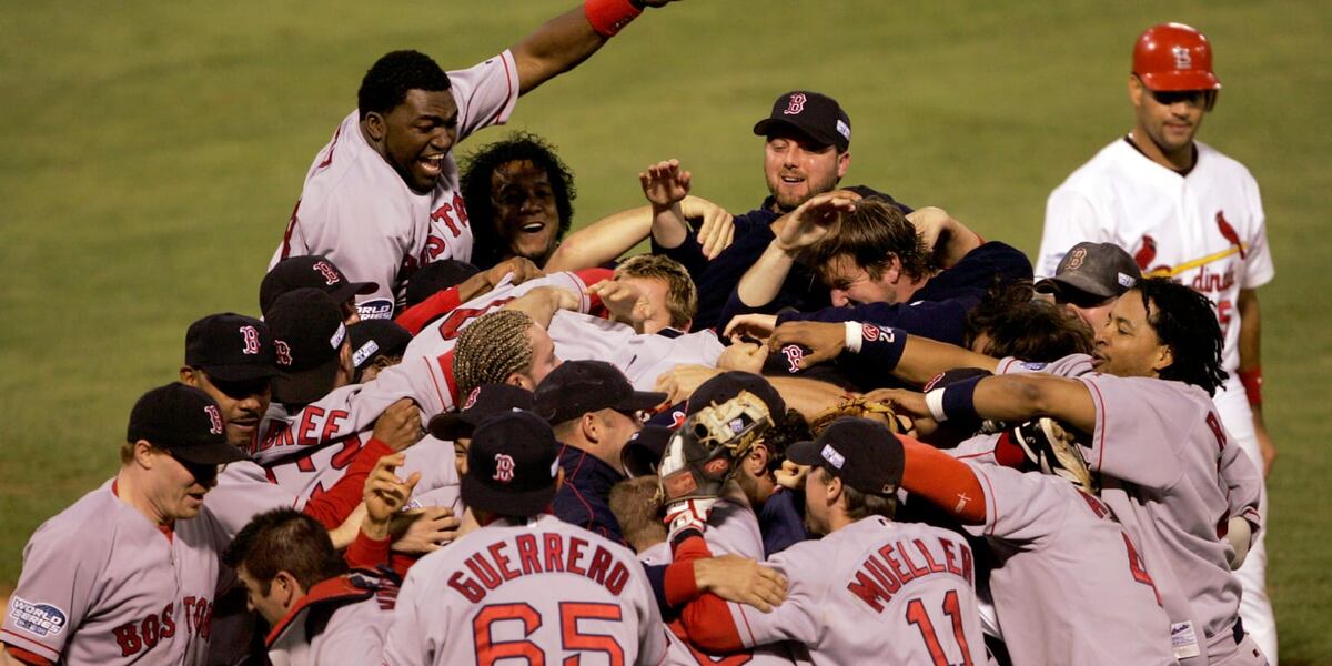 La increíble remontada de los Medias Rojas: Cómo Boston cambió la historia en 2004