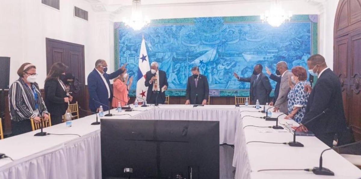 Pastores evangélicos se reúnen con Cortizo