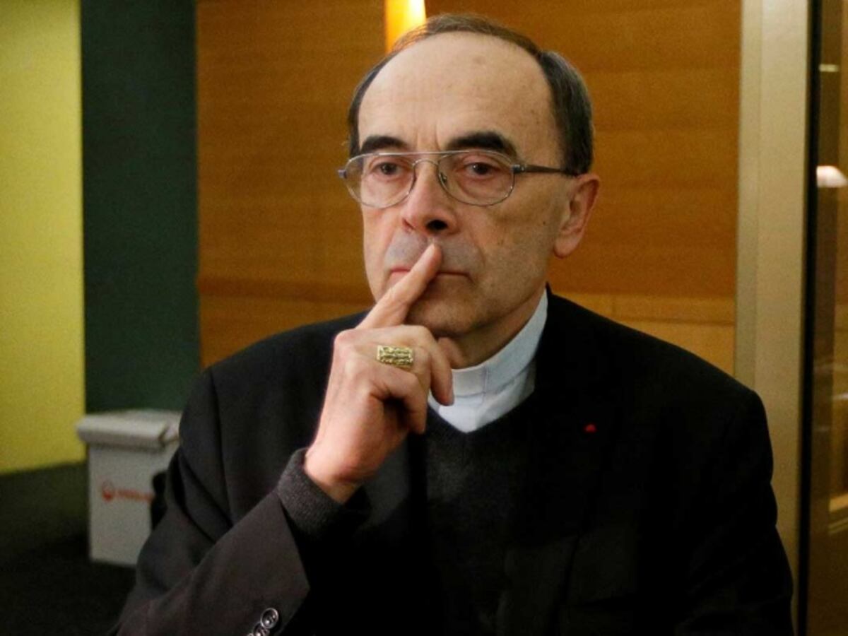 Cardenal condenado por encubrir pederastia se reúne con el Papa
