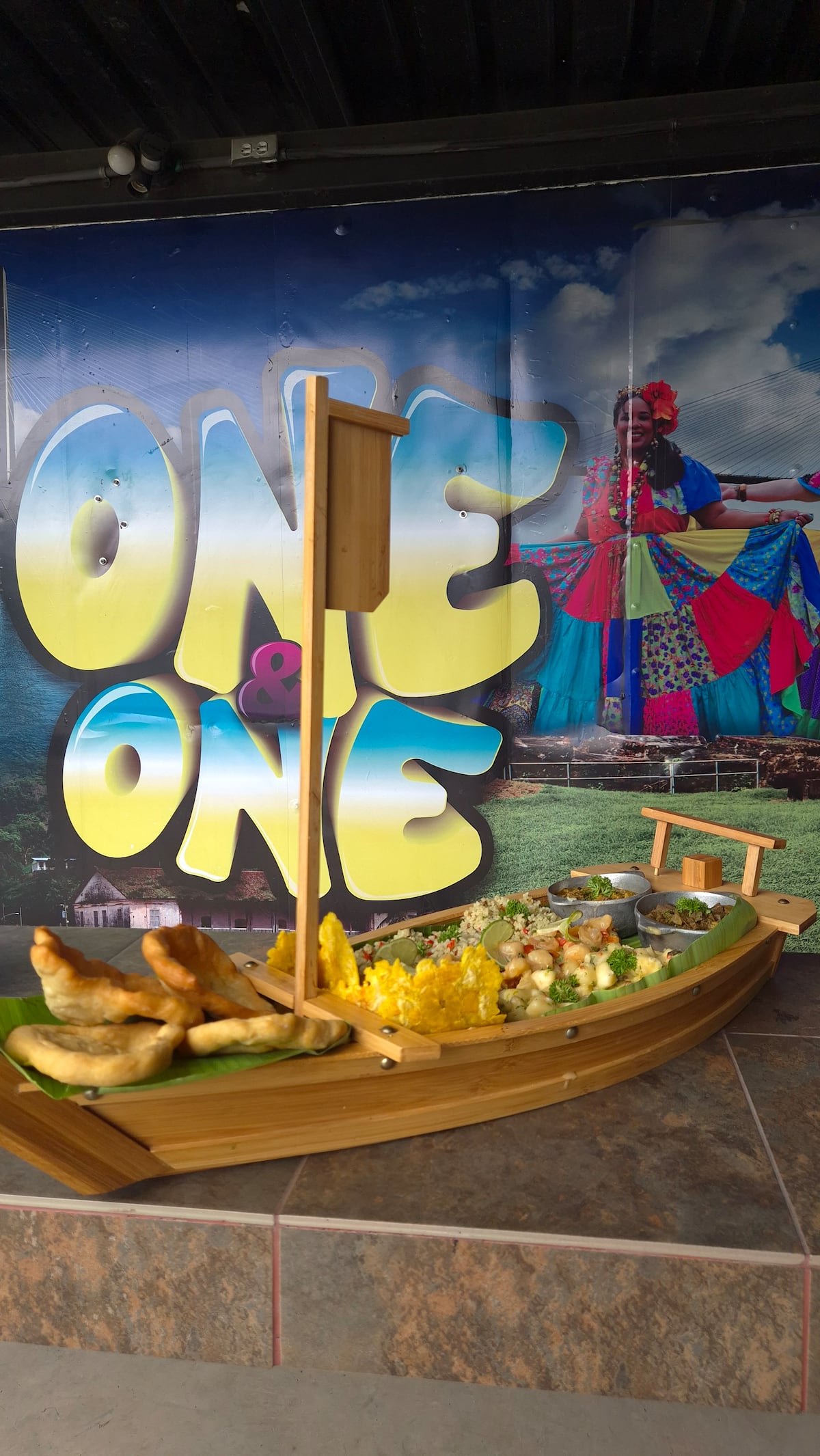 One & One: la fonda colonense que mezcla mariscos, tradición y amor
