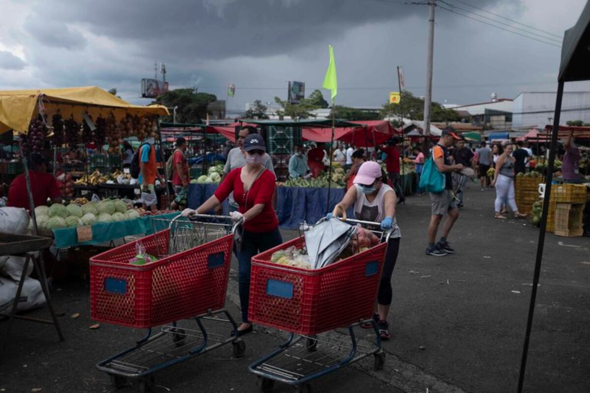 Debido al récord de casos diarios, Costa Rica suspende la fase tres de la reapertura de actividades económicas