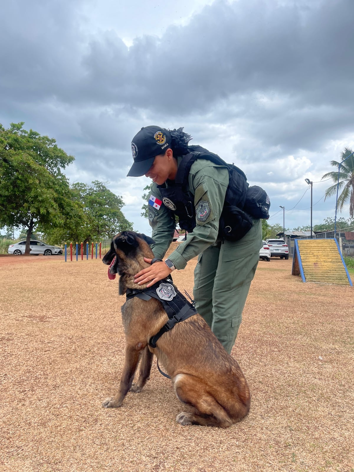 El mejor amigo del policía. Hay lazos que ni la jubilación logra soltar            