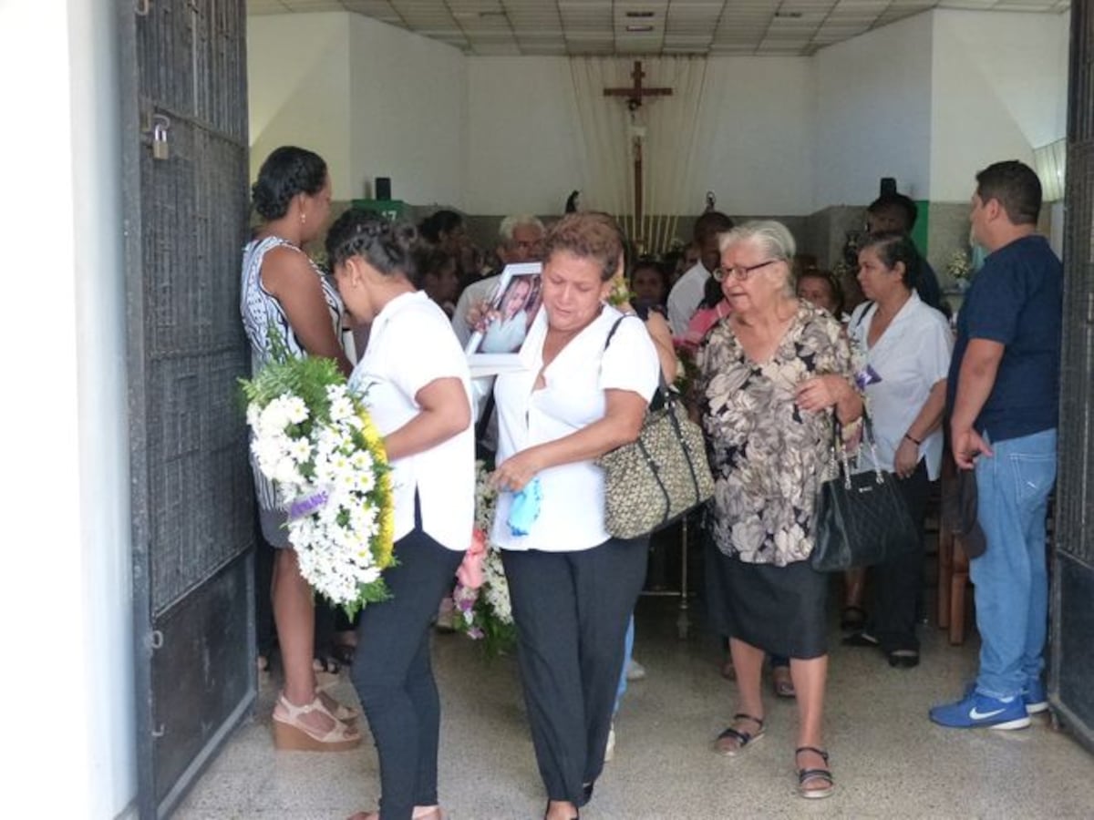 EL DOLOR DE UNA MADRE. Tras despedir a su hija por culpa del supuesto caníbal