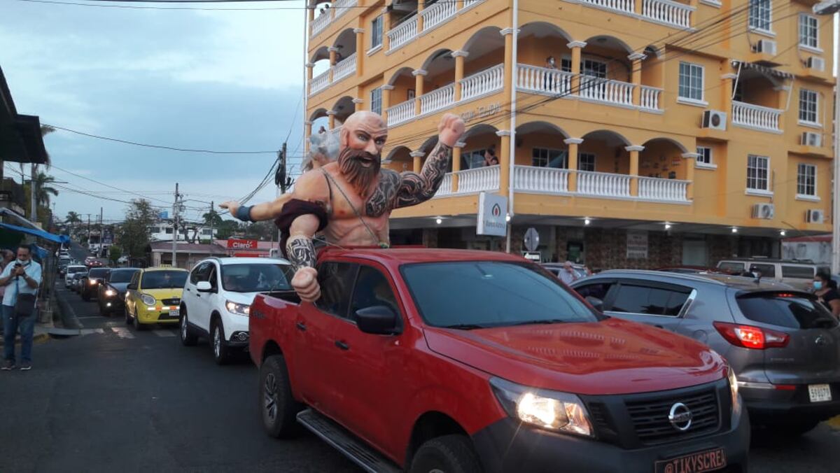 Músicos Santeños quieren trabajar. En la protesta le sacaron una tonada a Nito. Video