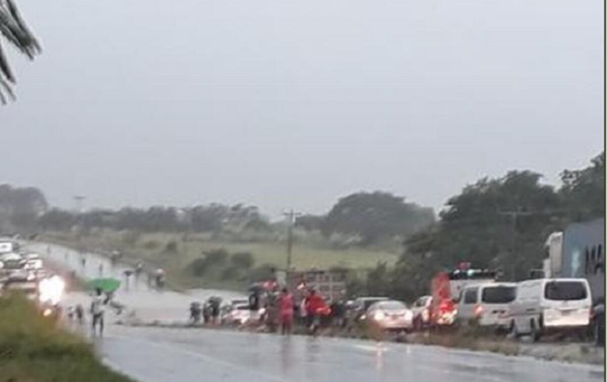 La vía Interamericana está incomunicada a la altura de Antón por inundaciones
