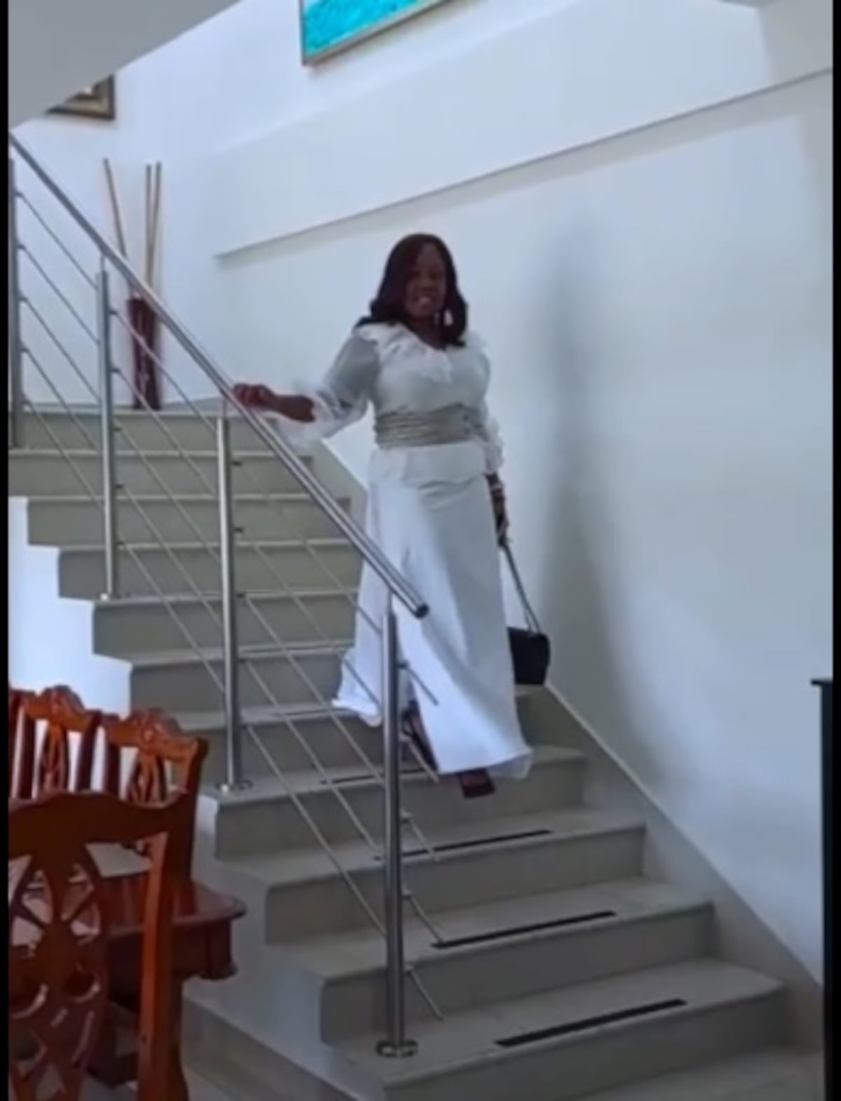 Primicia. Diputada princesa lució un cinturón de hilos de plata en ceremonia donde se reeligió como vicepresidenta de la Asamblea. Video