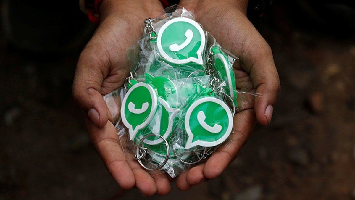 ¿Cómo enviar un mensaje de Año Nuevo a más de 250 personas en WhatsApp?