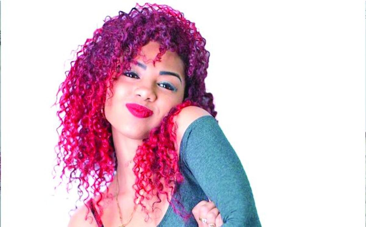 ¡TODO POR SU PUPILA! 'Nayo' se arrebata por trato a la cantante 'Anyuri' 