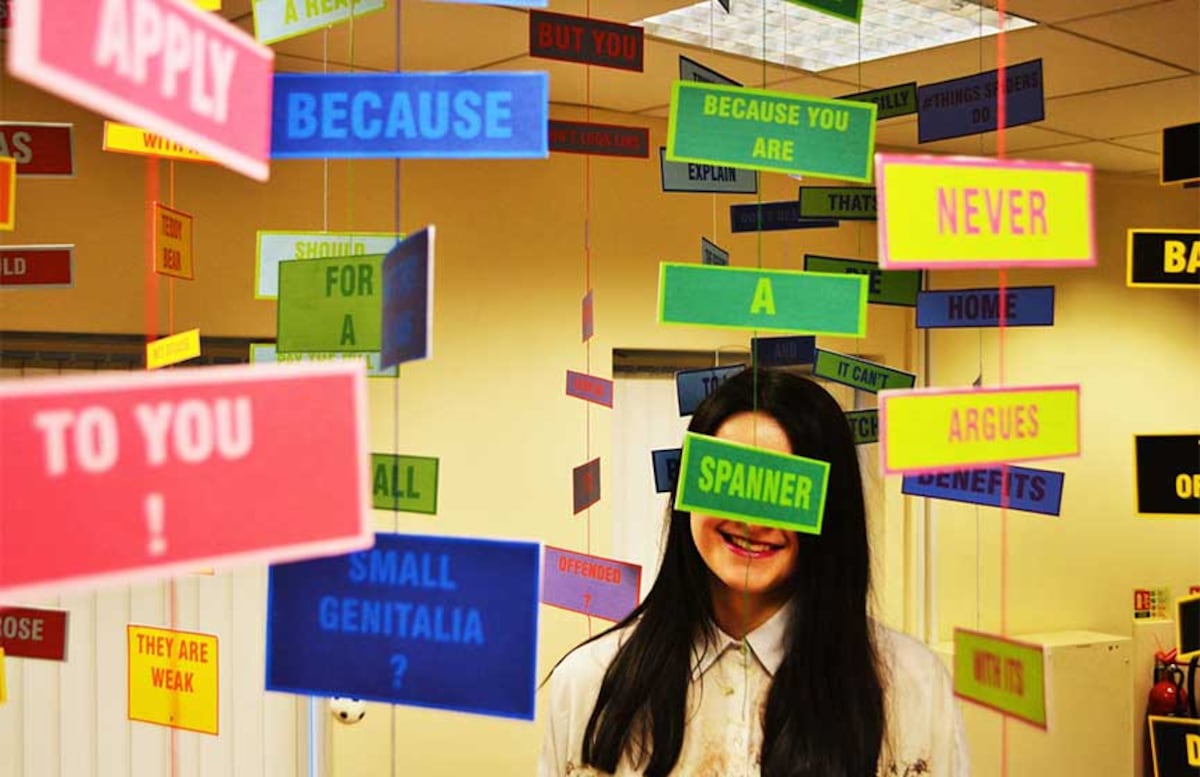 Pasajero de tren sorprendió de esta forma a estudiante dormida