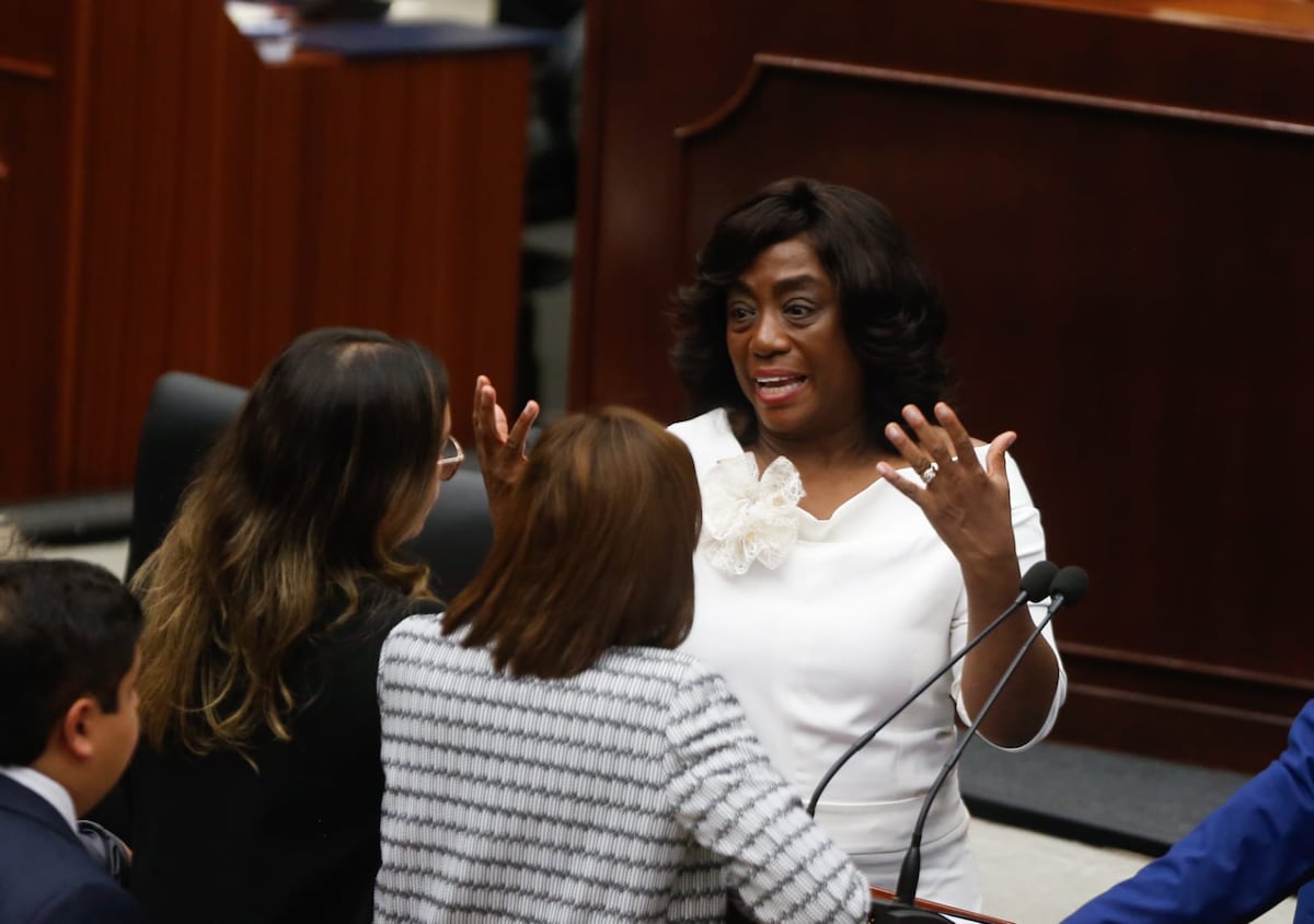 ¡Increíble pero cierto! 14 muertos cobraban salario en el Meduca, revela Lucy Molinar