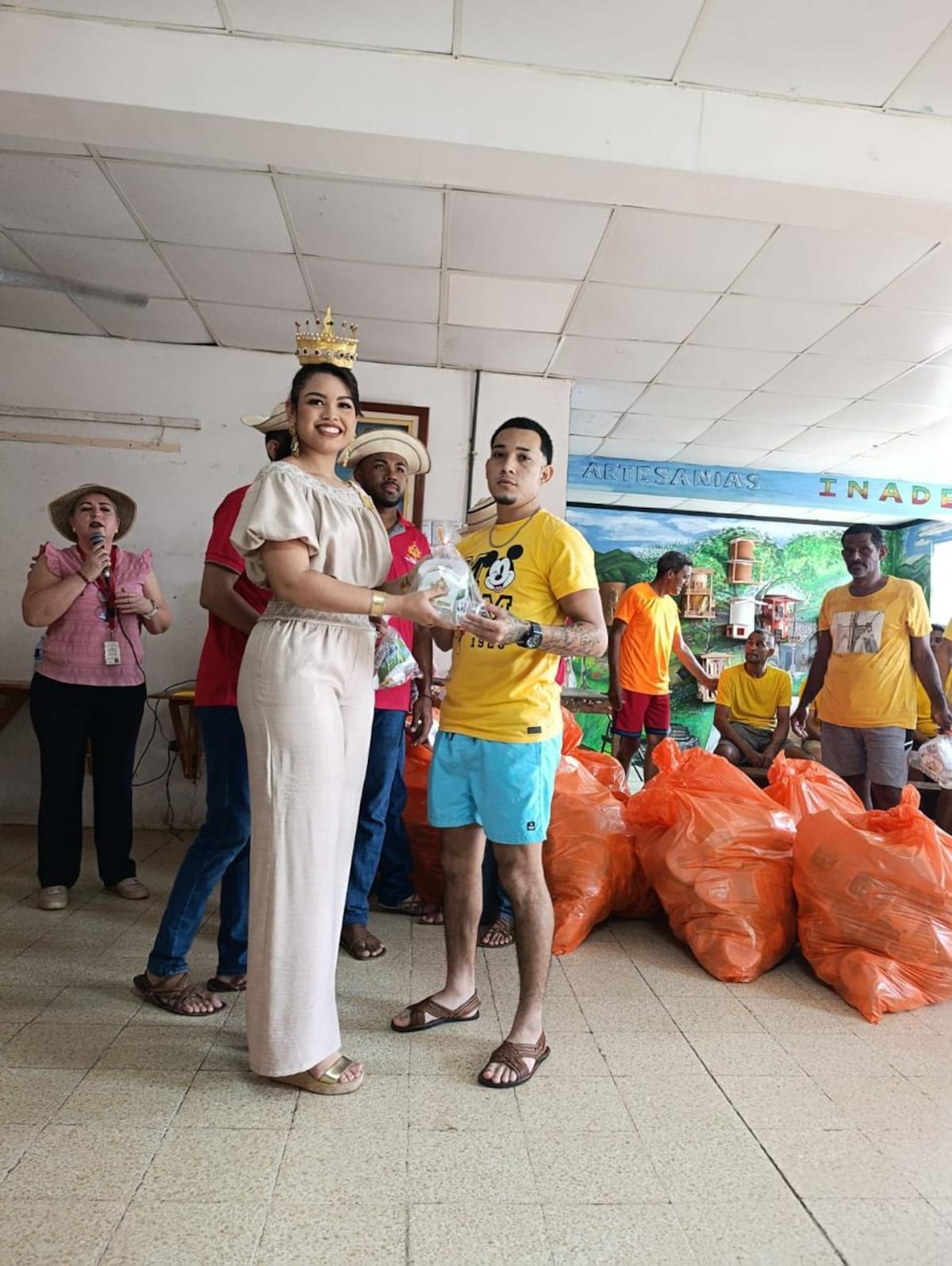 Lourdes Mercedes Esquivel visita centro penitenciario en celebración de la Virgen de la Merced