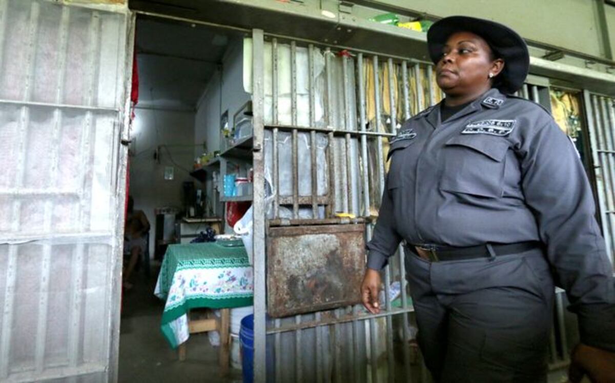 Funcionarios penitenciarios contarán con carrera universitaria en Panamá