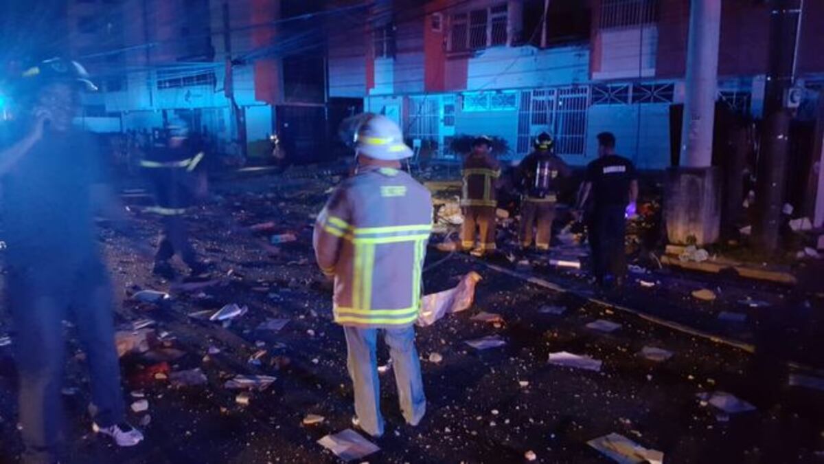 Explosión en Carrasquilla.  Incendio en edificio no fue por un rayo