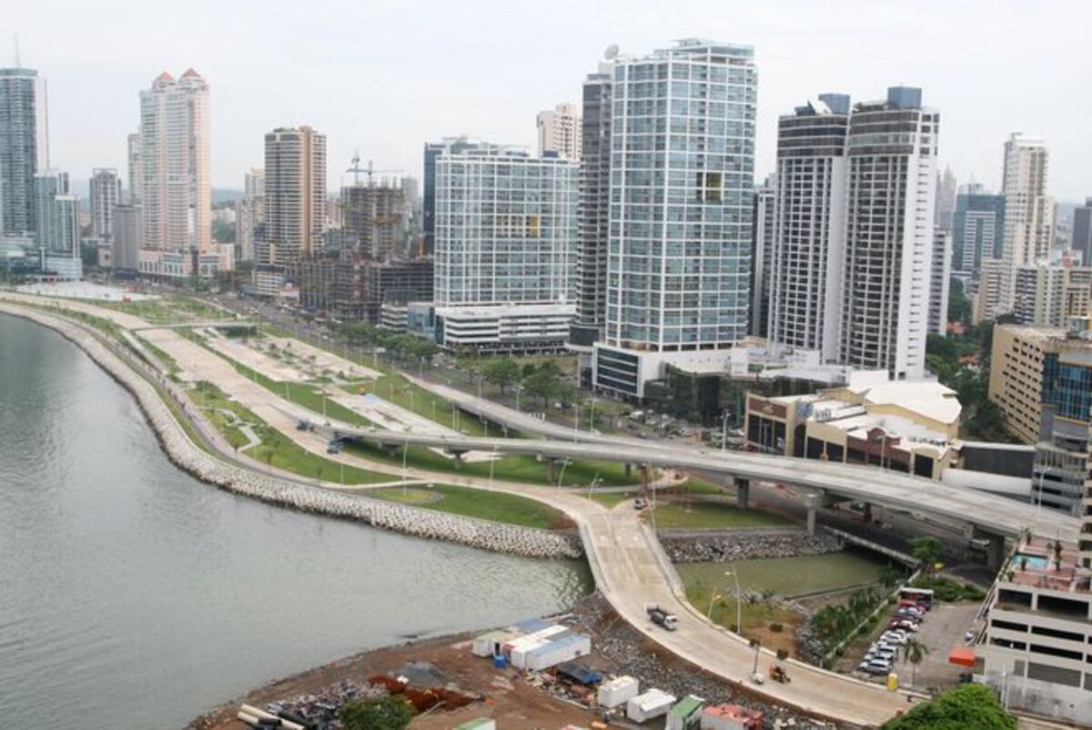 Comentarista estadounidense aconseja a la caravana centroamericana ir a Panamá