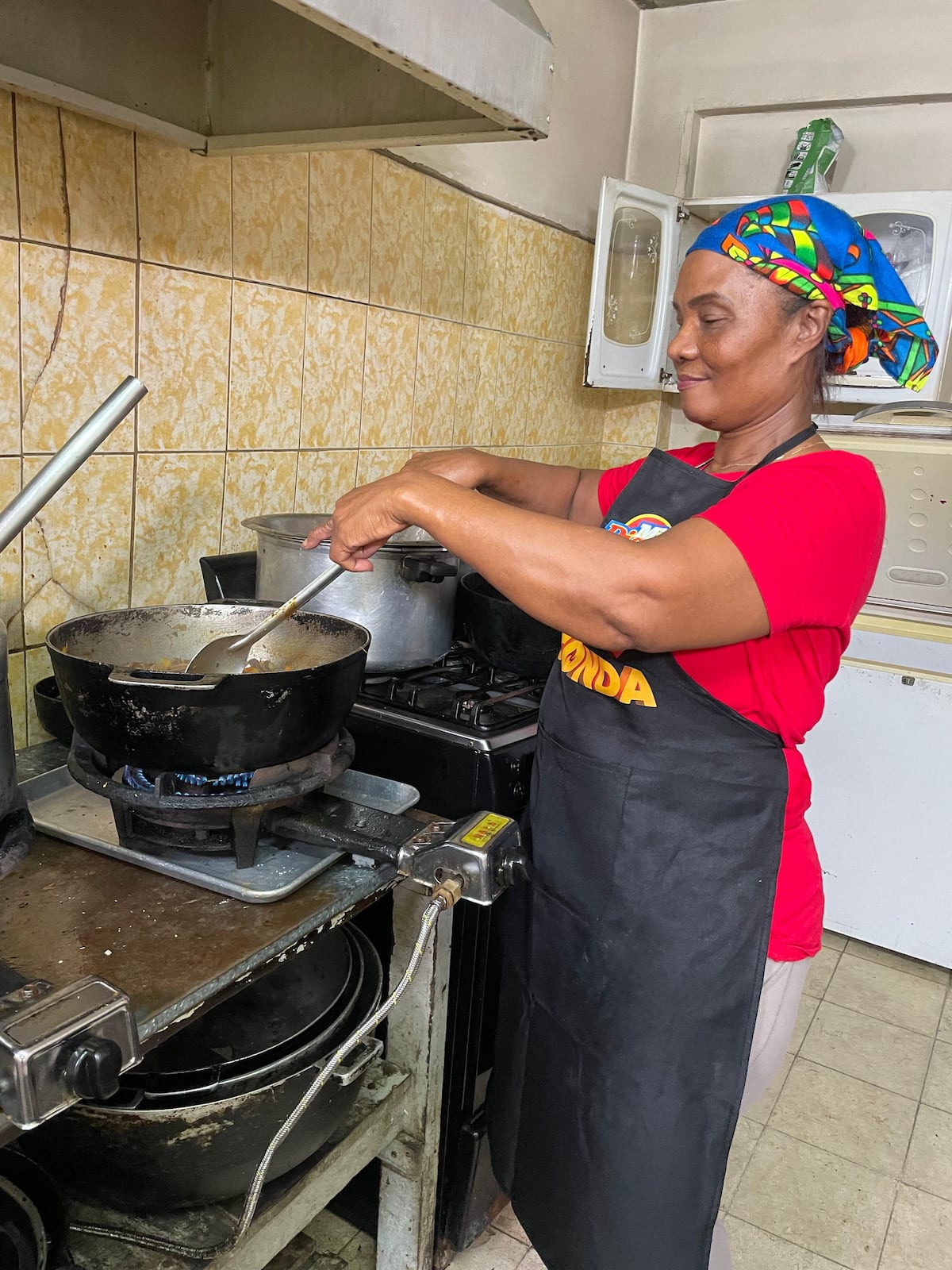 El olor a ají trompito y ajo que anuncia que Mayra ya está cocinando