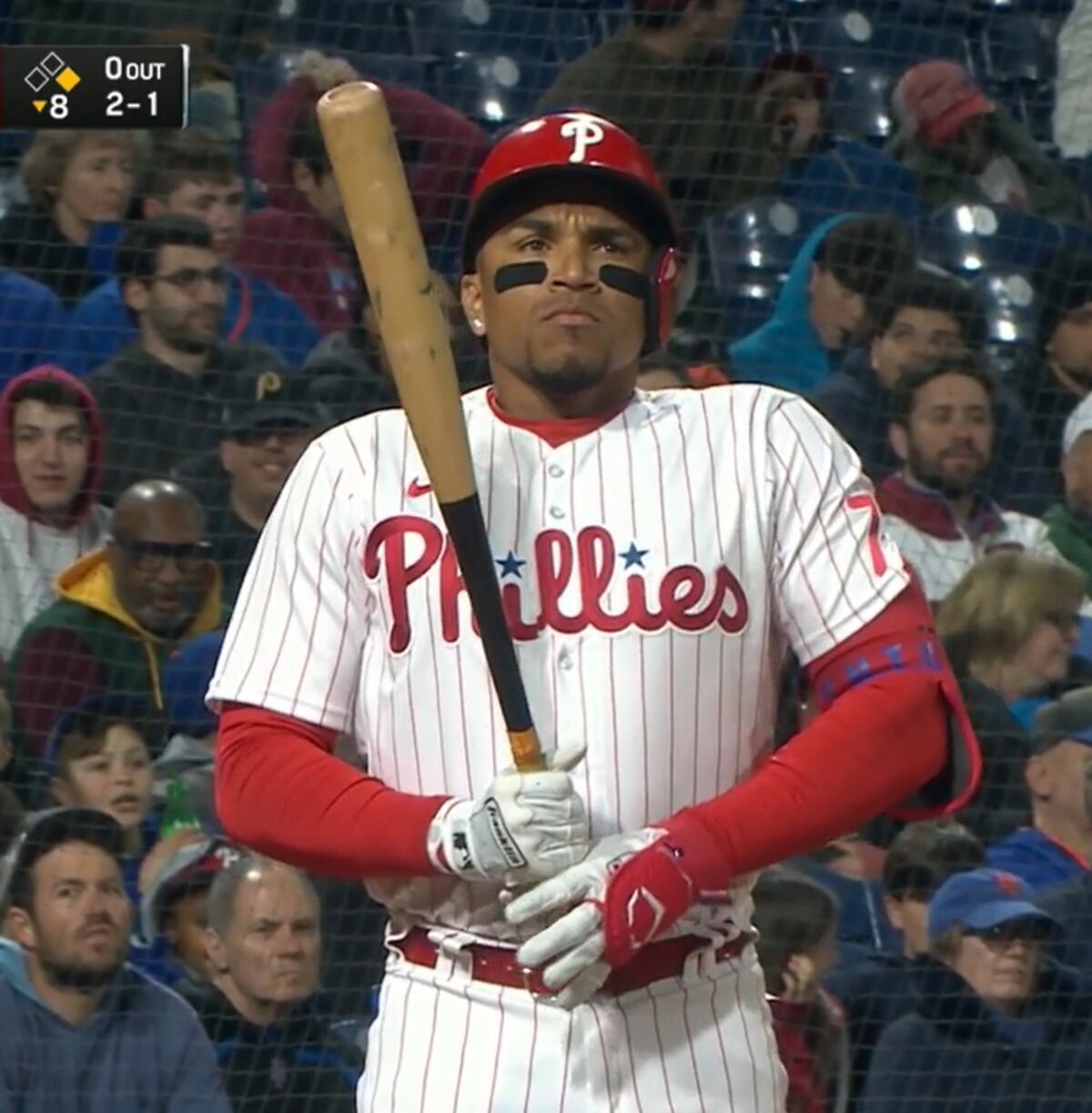 Johan Camargo responde con el madero; Araúz aún no pega de hit