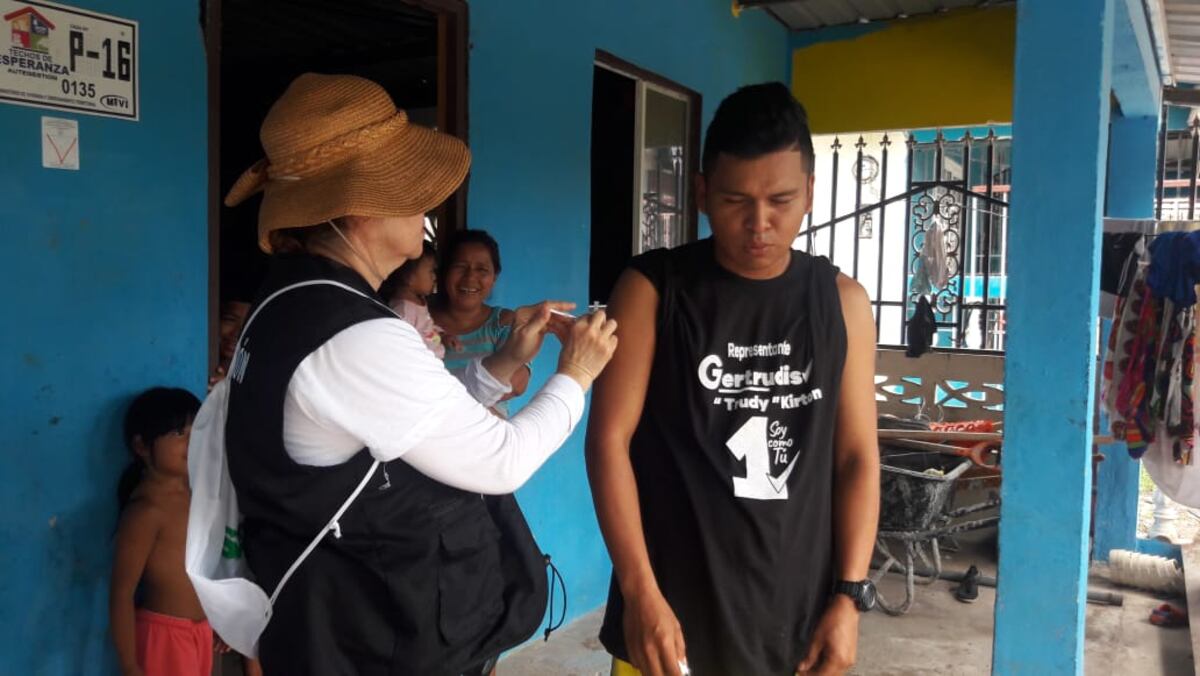 Personal médico se toman el Valle de Urracá