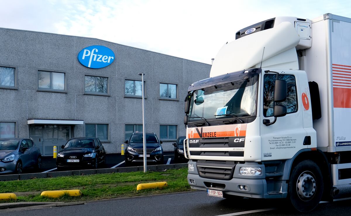 Italia estudia acciones legales contra Pfizer por recibir menos vacunas