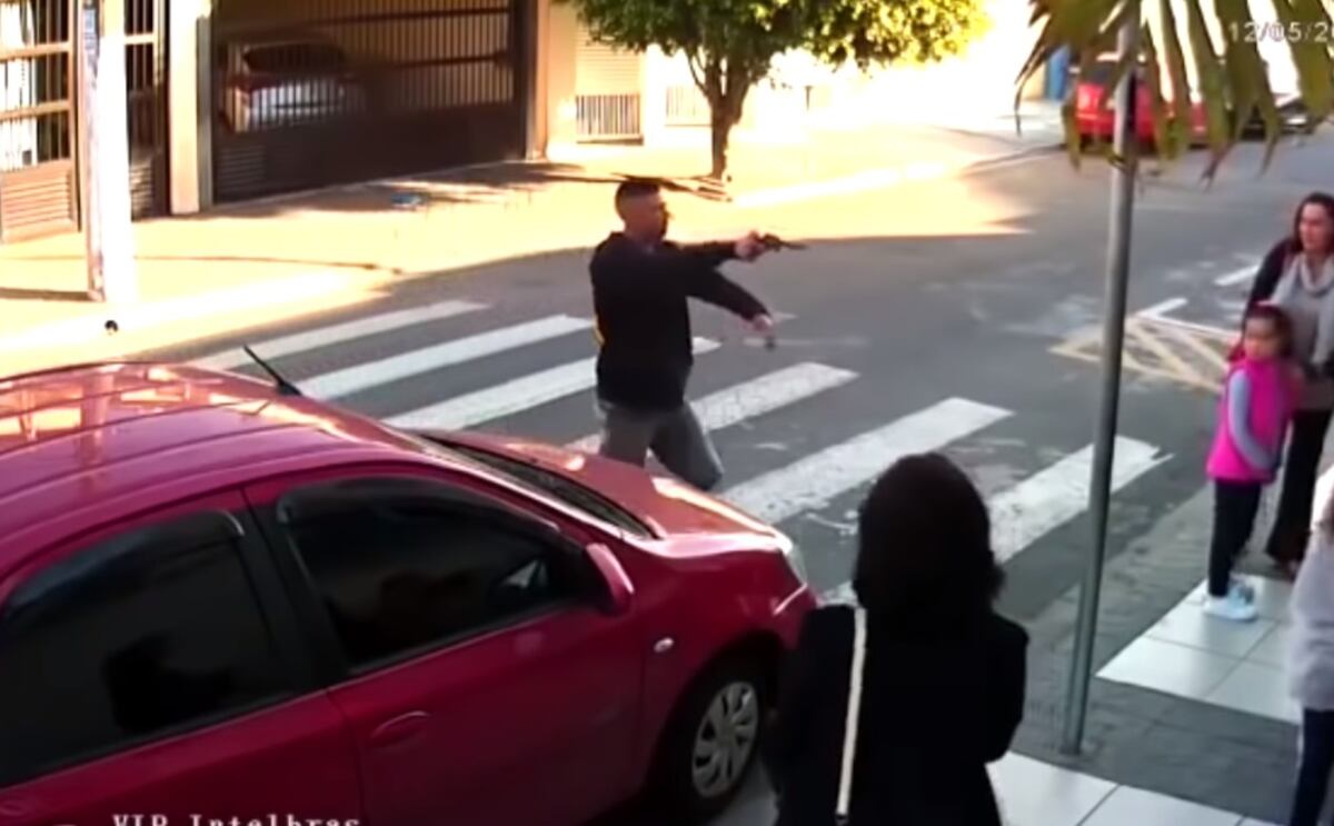 ¡Críticas! Condecoran a mujer policía que acabó con la vida de un ladrón