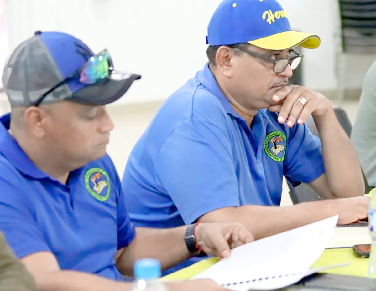 En Los Santos gremios magisteriales revisan el instructivo de capacitación de docentes