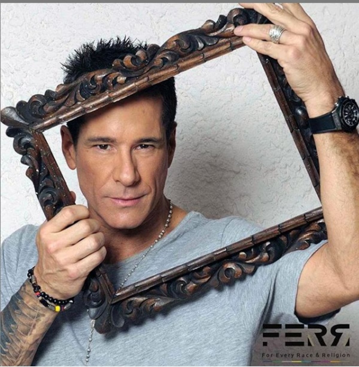 Se formó.Actor venezolano Fernando Carrillo arremete contra Álvaro Alvarado