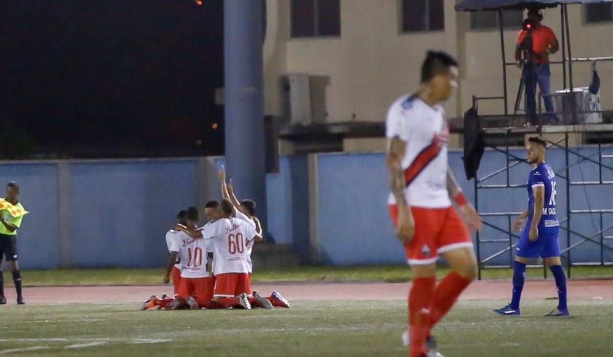 San Francisco fue quien hizo la fiesta en el Armando Dely Valdés, en Colón