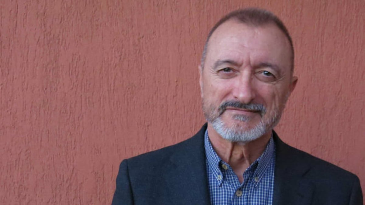 Escritor Arturo Pérez- Reverte se pronuncia sobre la relación de expresidente español Rodríguez Zapatero y Venezuela