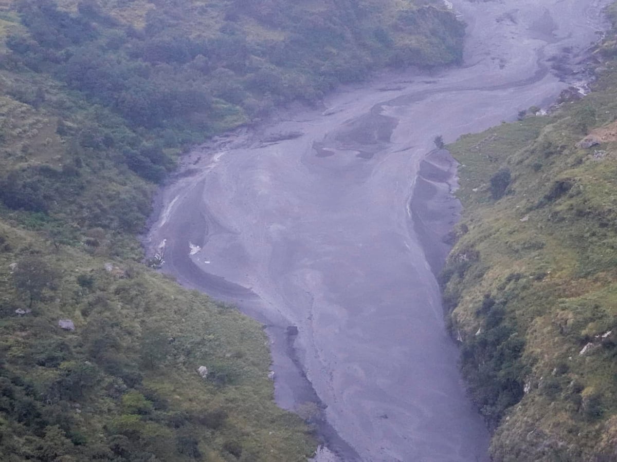 Lo último. ¡El río se llevó todo a su paso! Crecida arrasa unas 40 casas y deja desaparecidos en Nepal + Videos