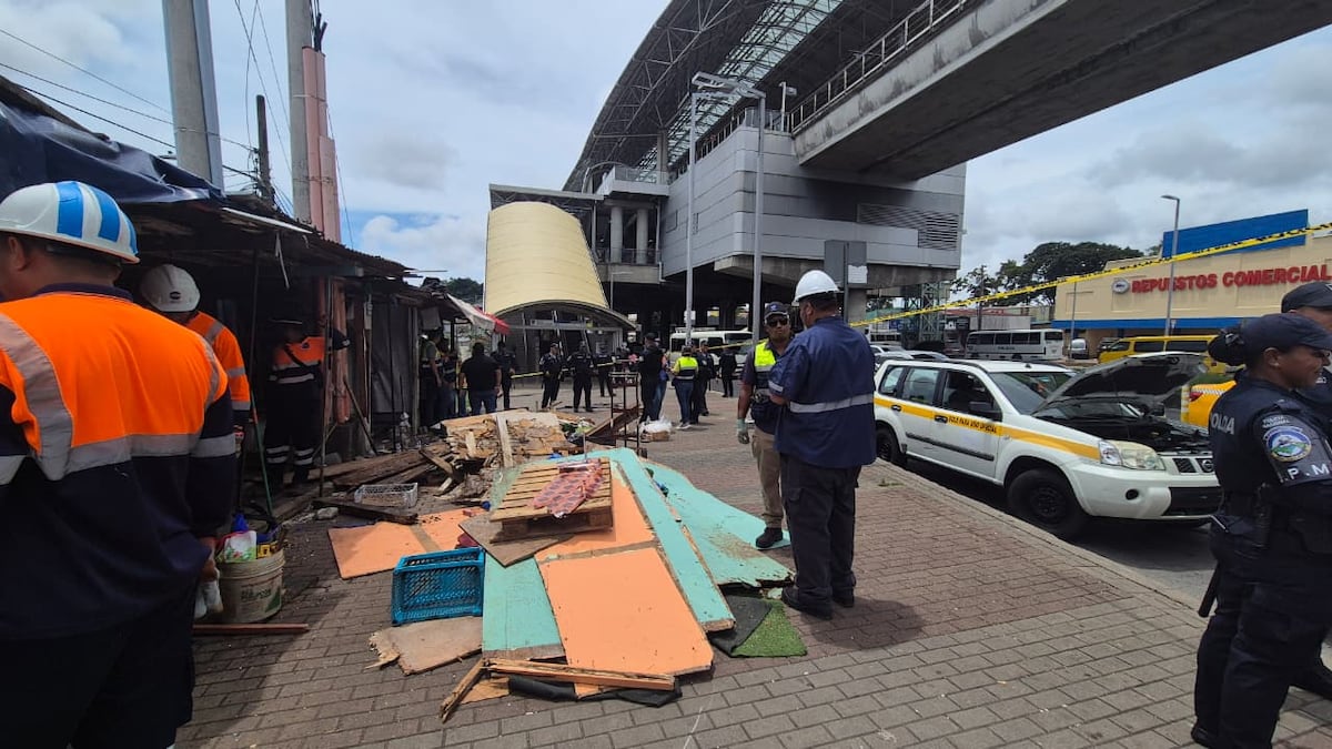 Desalojan a 14 buhoneros en Pan de Azúcar: Metro alega salubridad, vendedores reclaman que quedaron sin trabajo