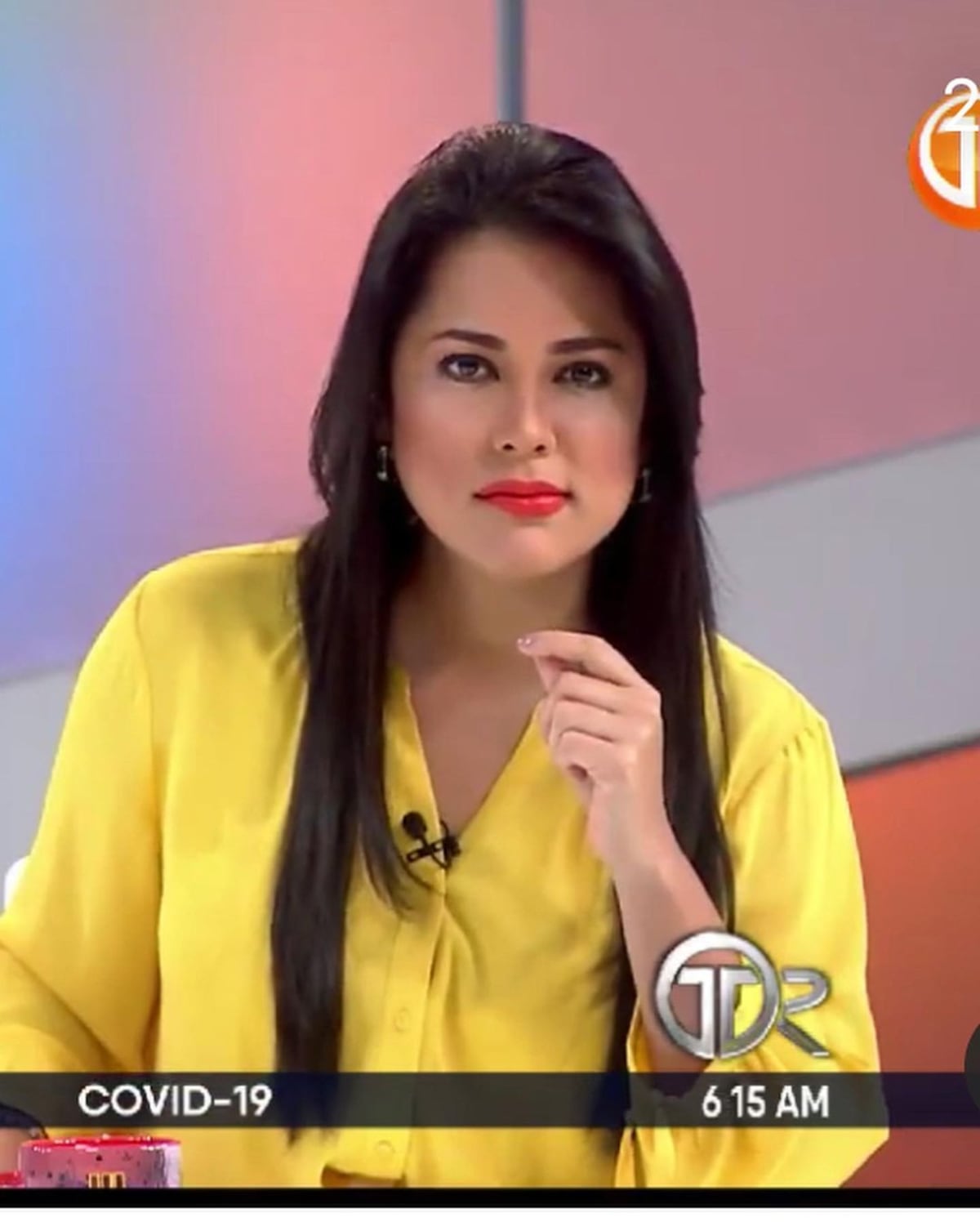 Presentadora de TV habla desde el confinamiento. La covid-19 la tiene lejos de las cámaras