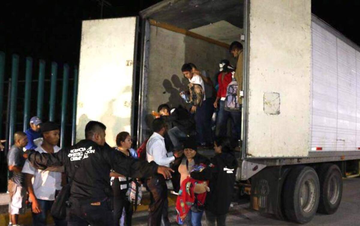 Trabajan para conocer identidad y origen de casi medio centenar de migrantes hallados muertos en un camión