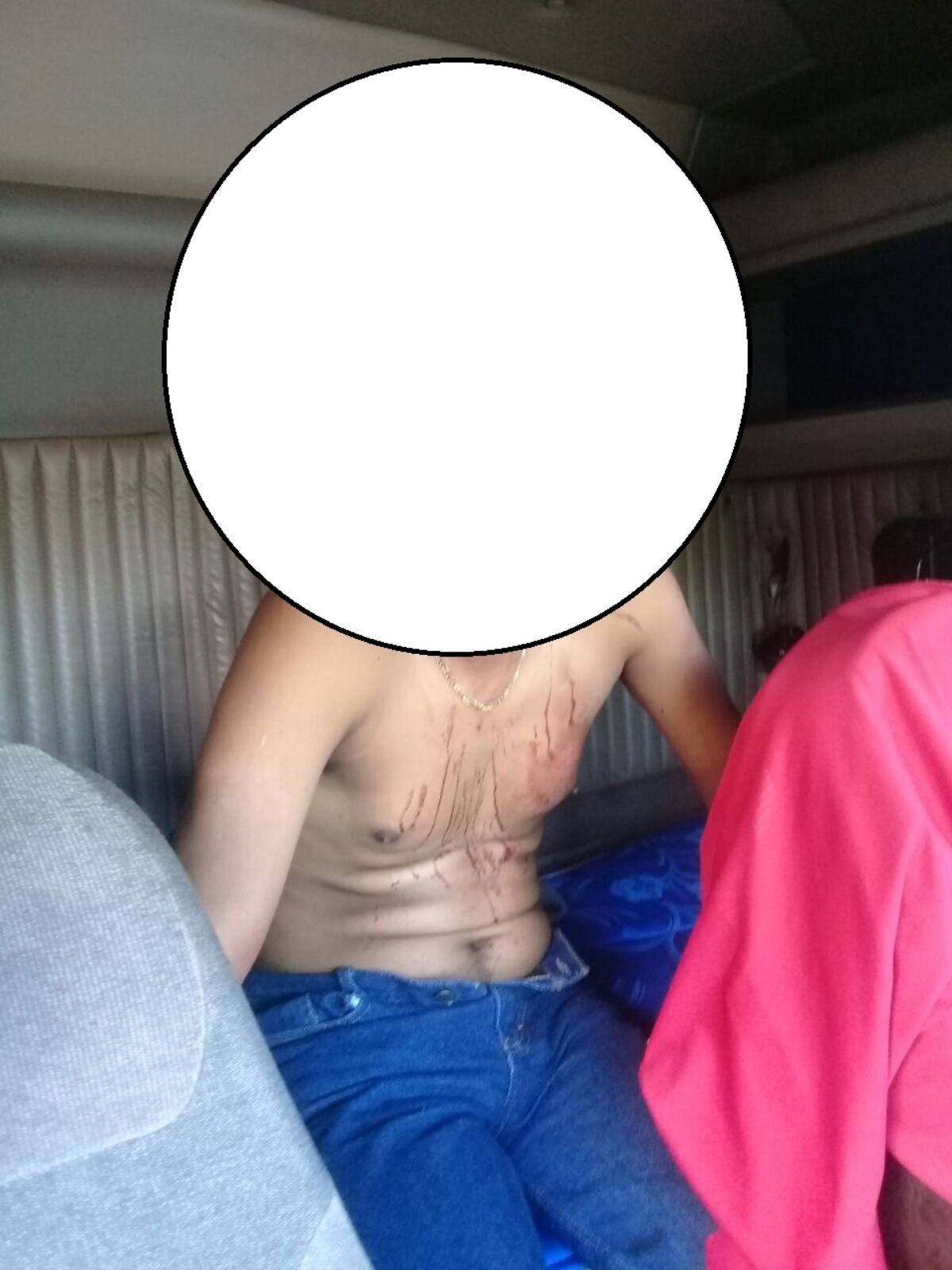 ¿Drogan a camionero? Tras tocar unas joyas que le vendían quedó inconsciente