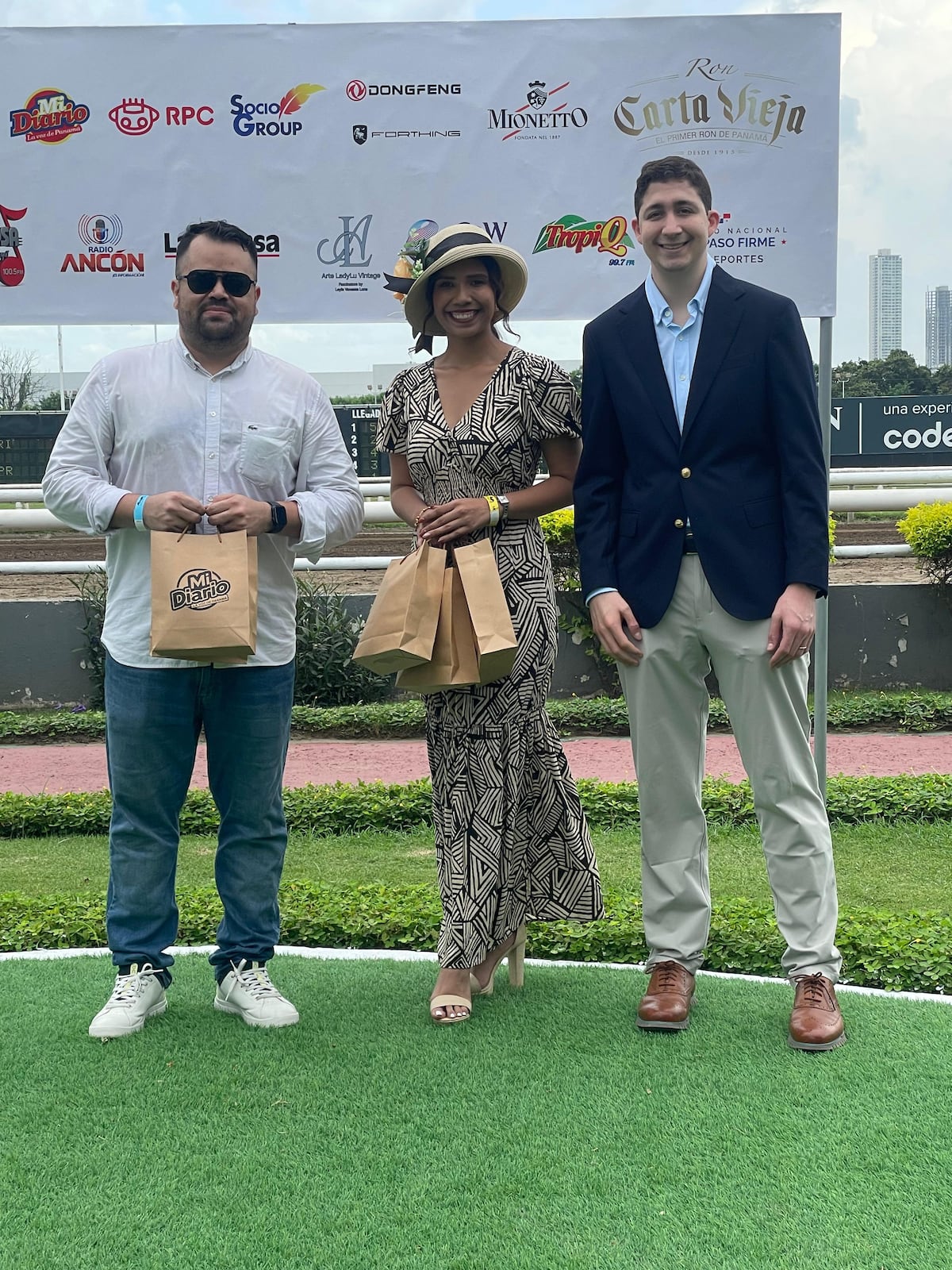 El glamour galopó en el Clásico Presidente: los looks que dieron de qué hablar