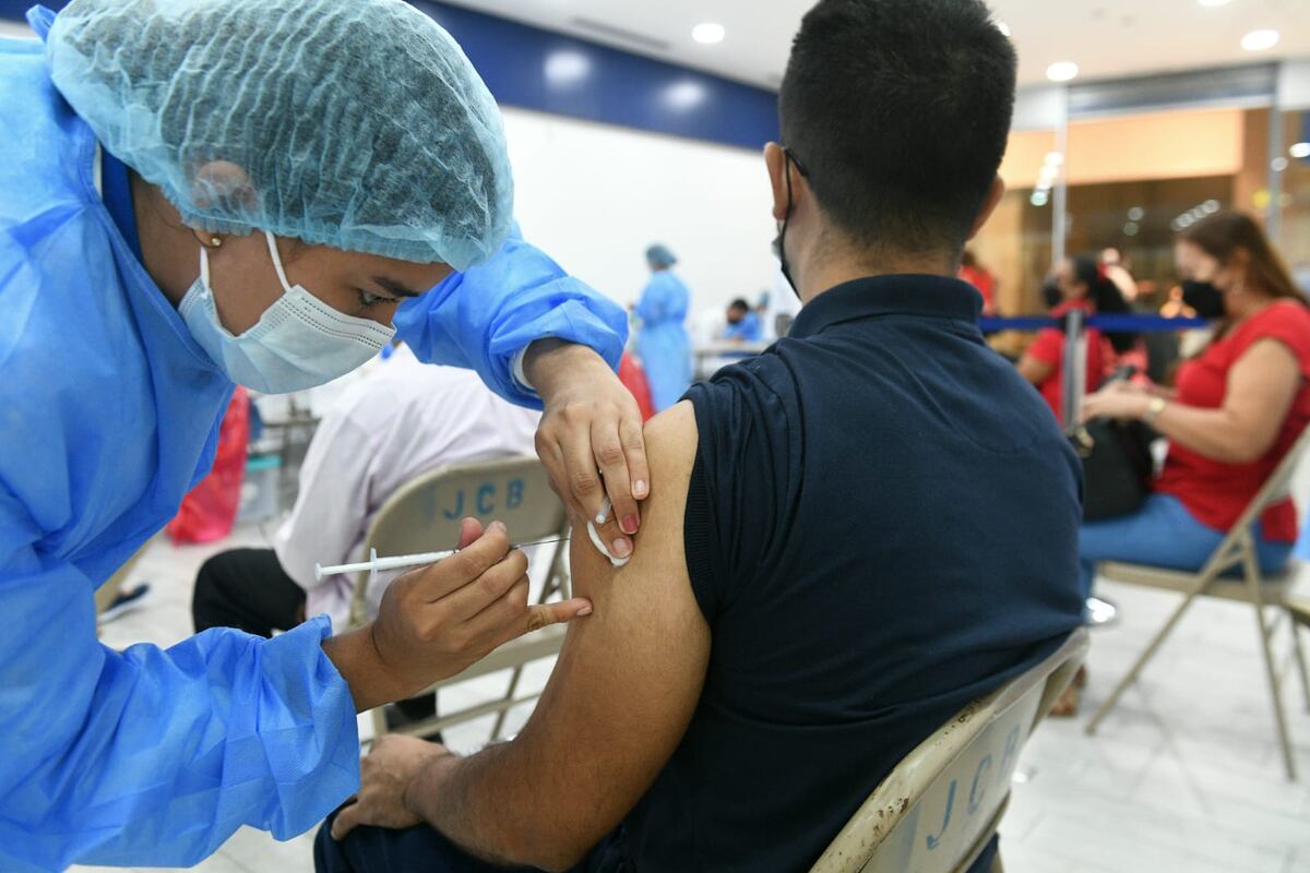 Atentos. Esta semana aplicarán segundas dosis en 39 comunidades del circuito 12-2